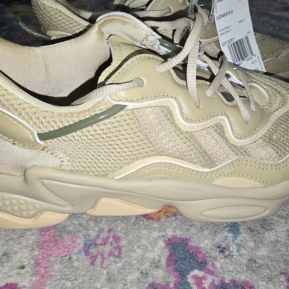 Adidas Originals Ozweego Trainers BEIGE Hazy Tone GY3251 Shoes Size 7.5 - Picture 2 of 6